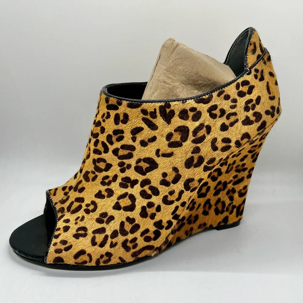 Nina Leopard Print Leather Peep Toe Wedge Heels Size 8 1/2 Women’s Shoes